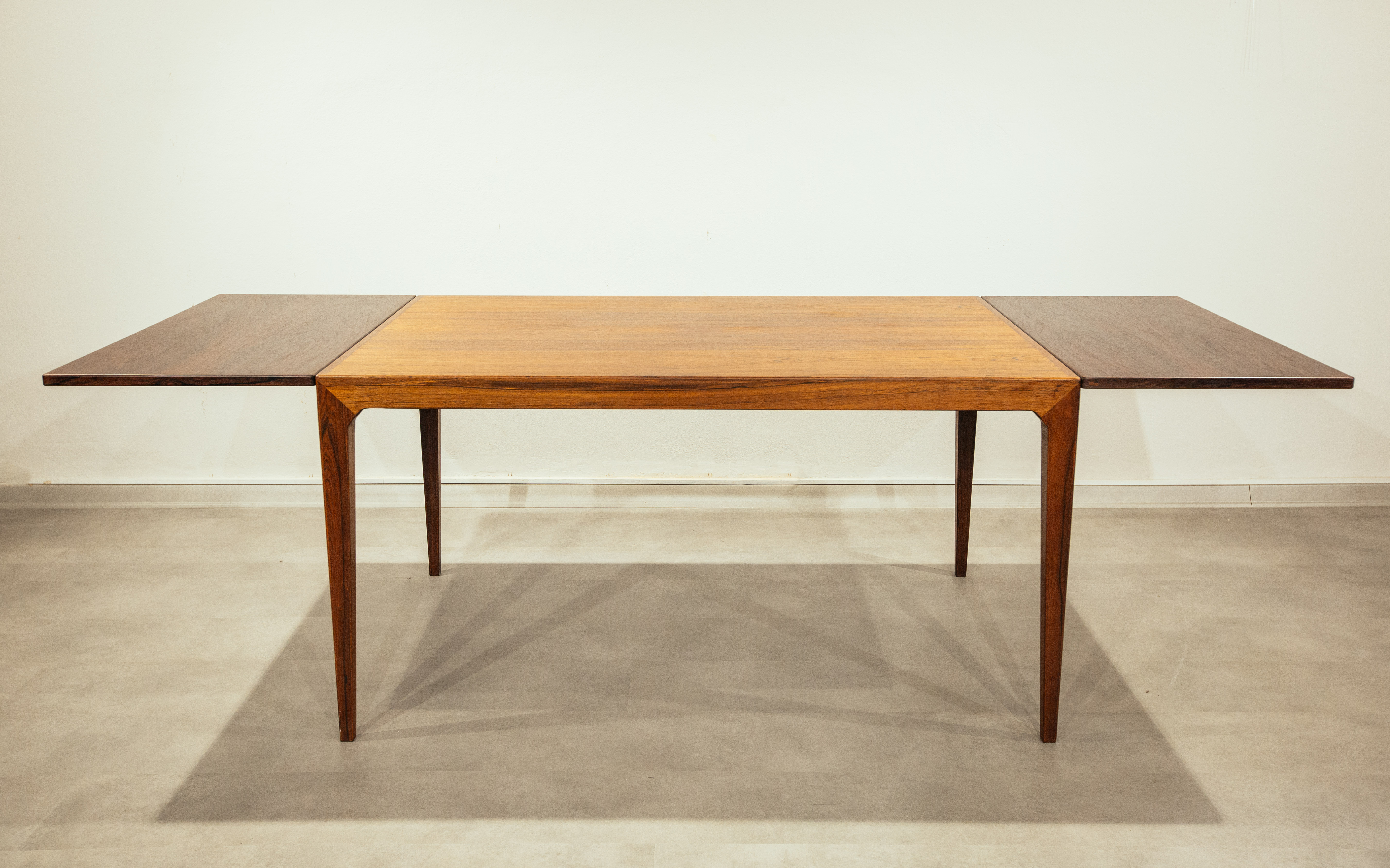 Poul Hundevad dining table